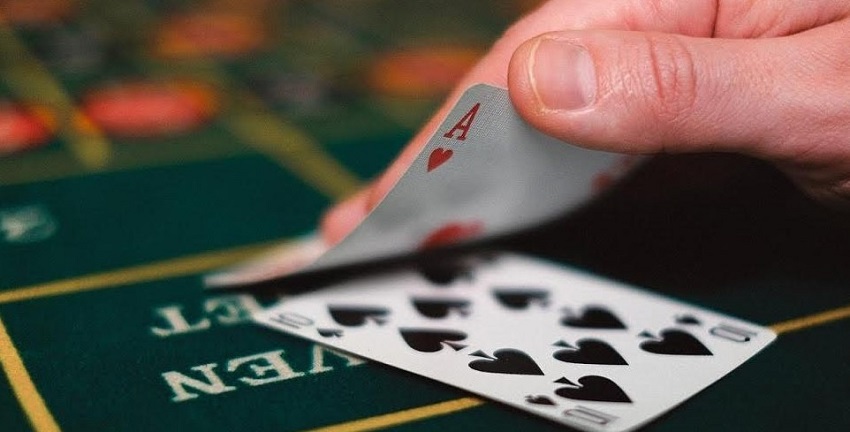 Blackjack: The Easy Way to Learn How to Play 2